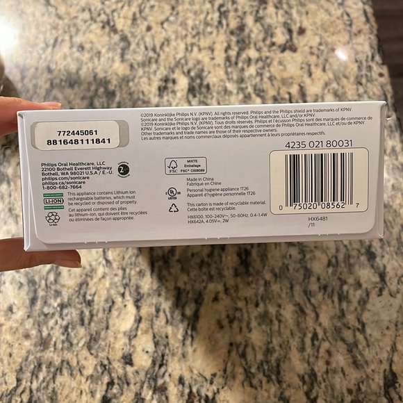 Philips Sonicare Toothbrush 4700 Protective Clean New In Box - Picture 4 of 7